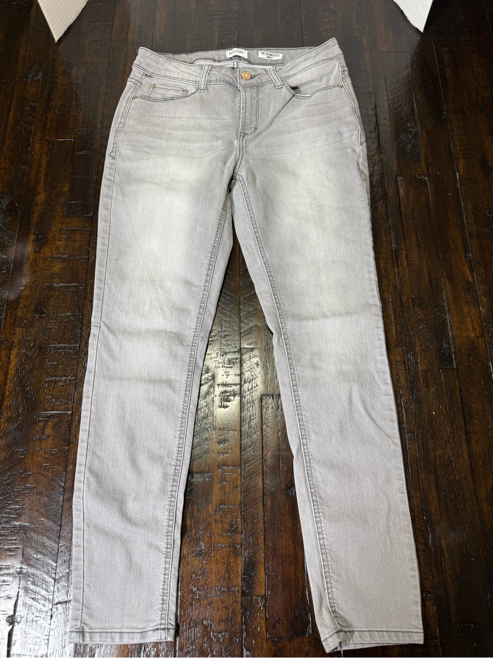 Kensie Women's Light Gray Skinny Jeans